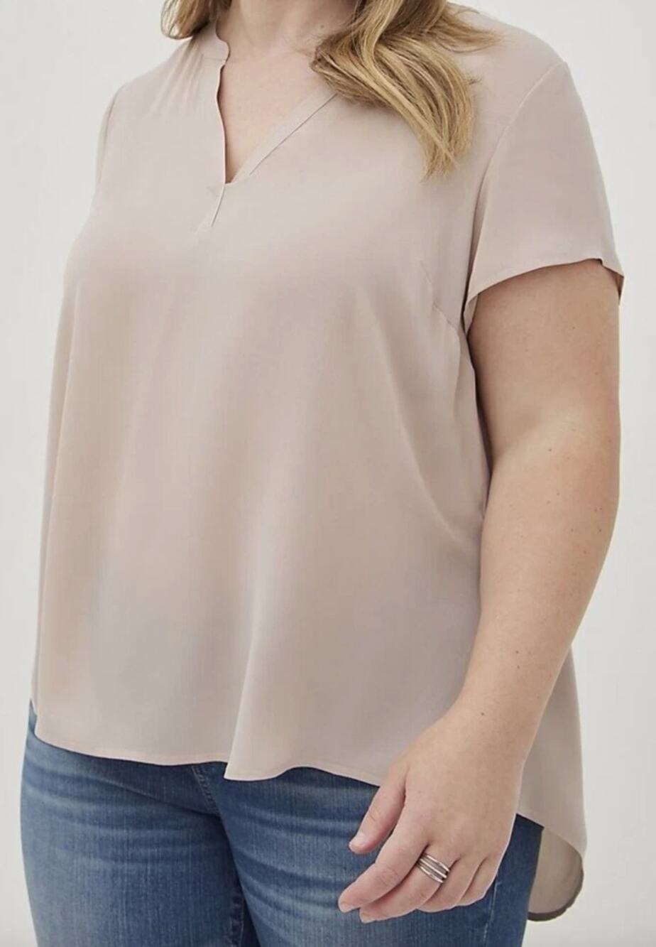Torrid Georgette Hi Low Short Sleeve V Neck Top Size 2X Casual Minimalist Office